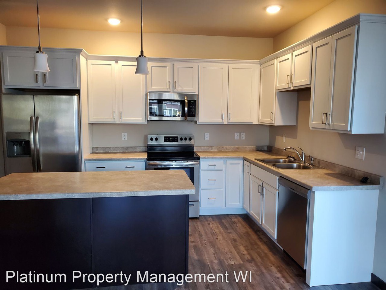 1041-1043 S 12th Ave - Photo 3 of 22