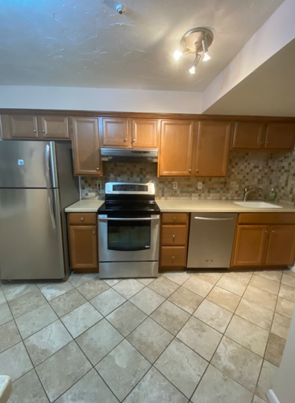 18 Patricia Dr - Photo 2 of 12