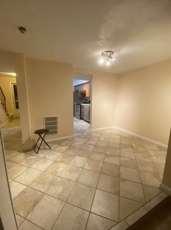 18 Patricia Dr - Photo 3 of 12