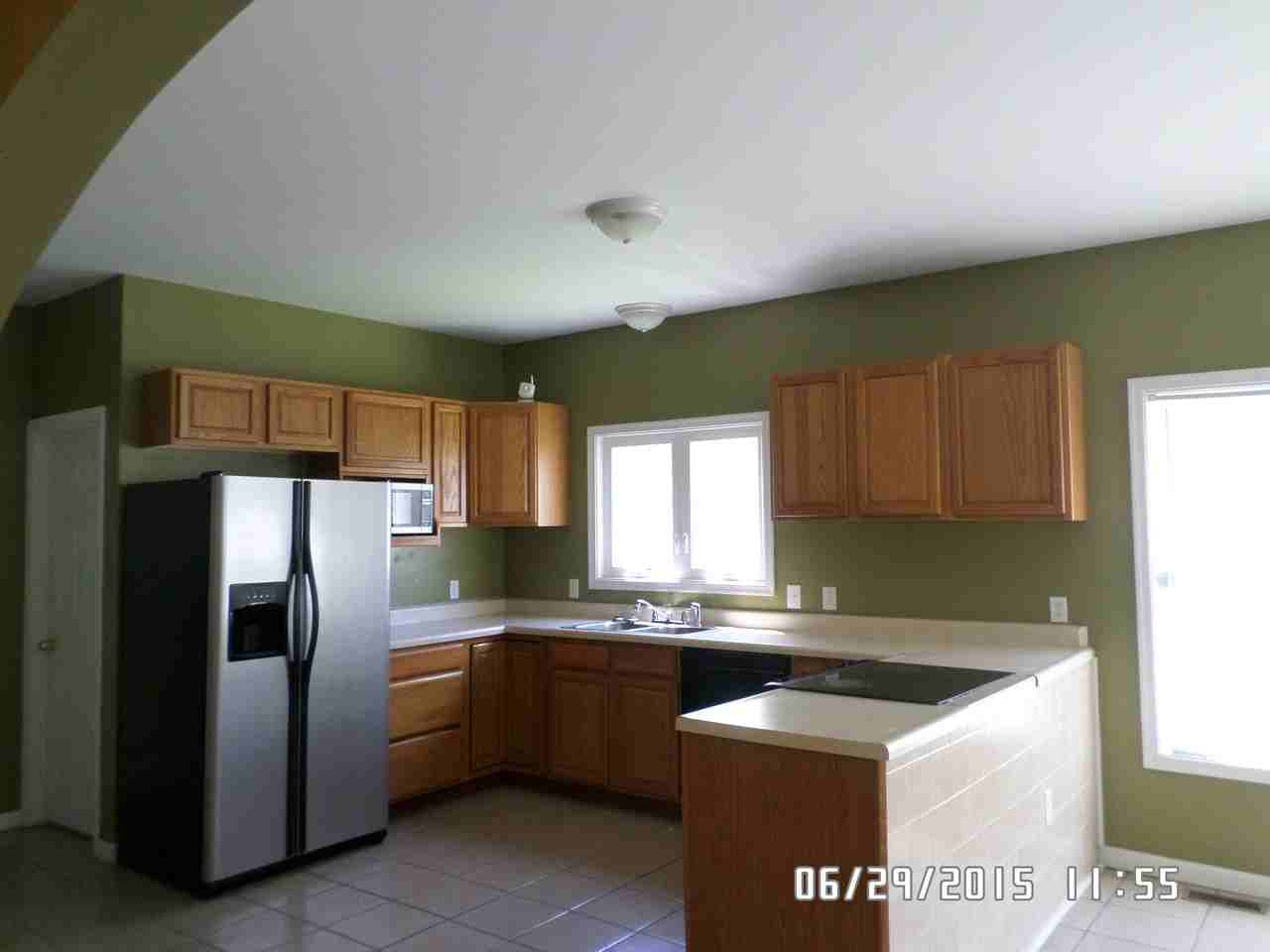 617 Decatur Ave - Photo 2 of 19