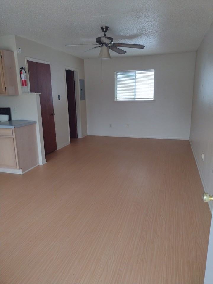 117 E Hefferman St #206 - Photo 3 of 3