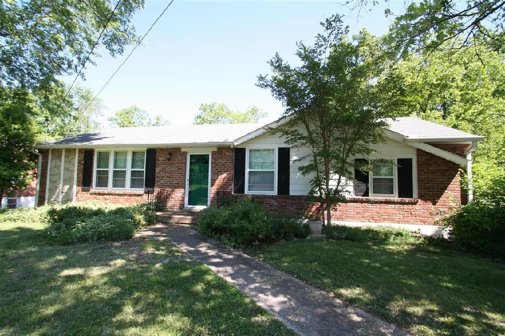 368 Lynn Dr - Photo 2 of 20