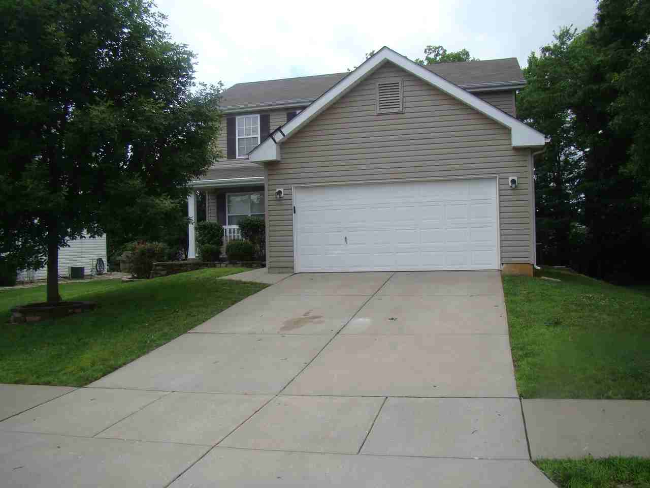 1103 Oakley Ln - Photo 2 of 30