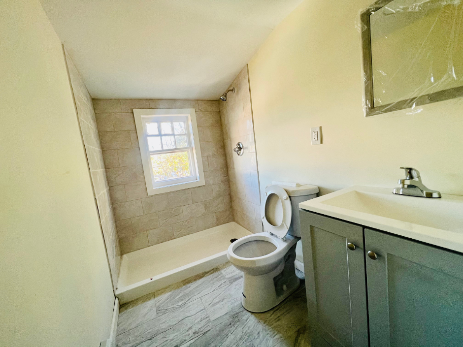 1030 Concord St - Photo 2 of 3