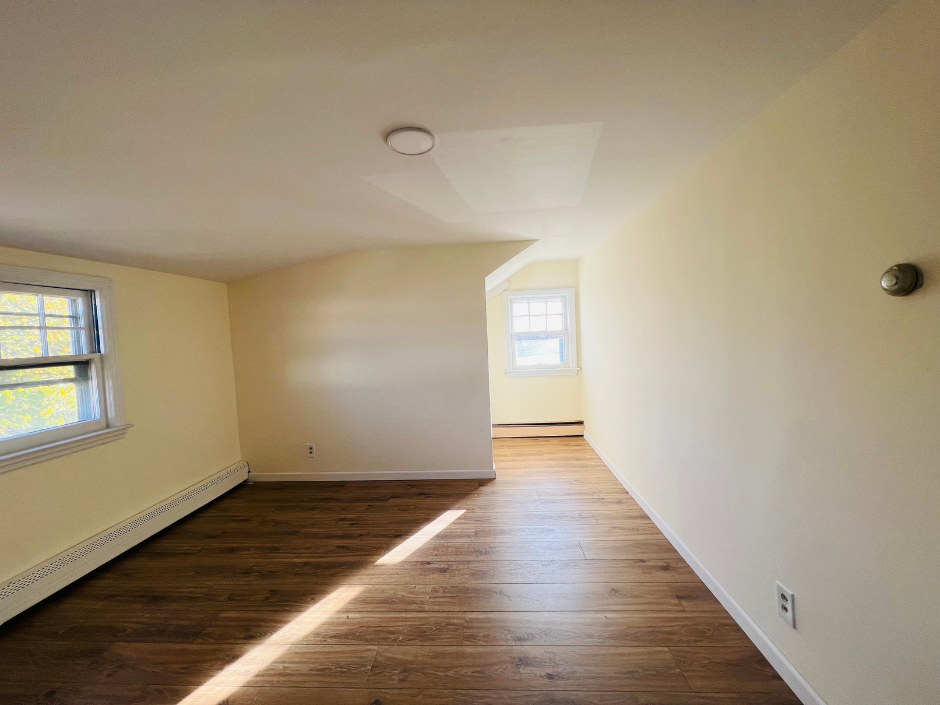 1030 Concord St - Photo 3 of 3