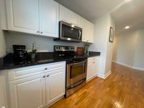 10 Seaport Dr #2215 - Photo 3 of 19