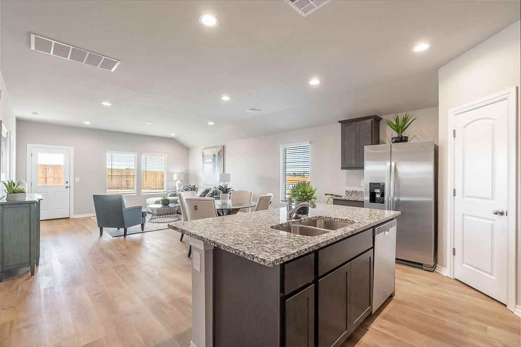 10405 Sw 37th St #0020 - Photo 2 of 41