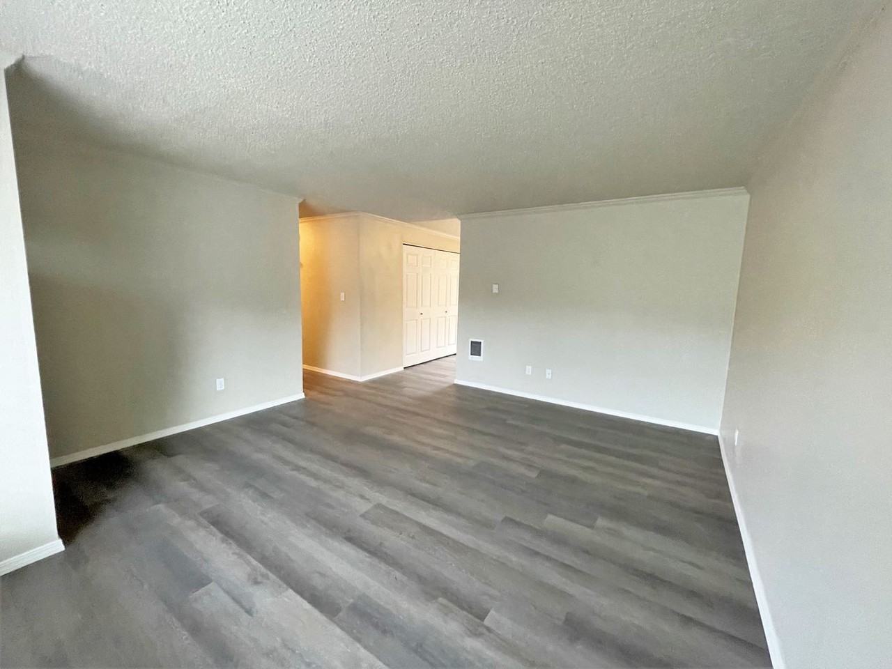 9112 Fawnlilly Cir W - Photo 3 of 18