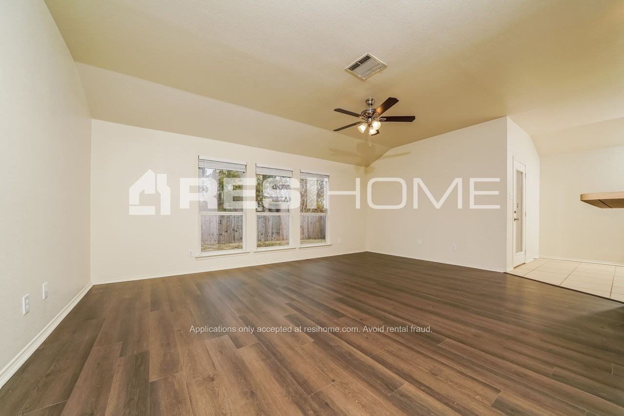 153 Brushy Creek Ln - Photo 3 of 23