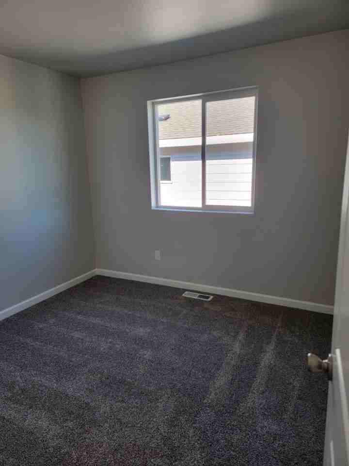 Southwest 42nd Terrace - Photo 3 of 9