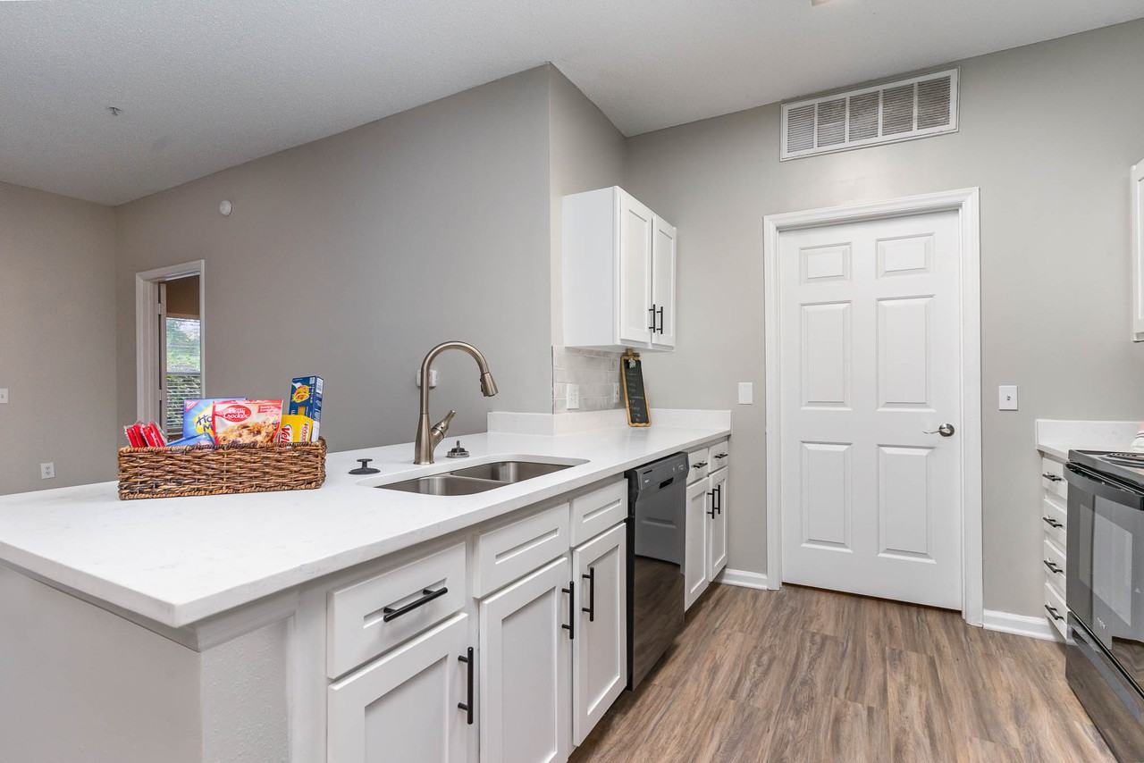 The Willow - Photo 2 of 44