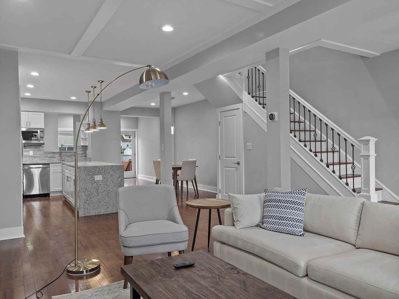 Sleekly renovated Brookland rowhouse 6 blocks from Red Line - Photo 6 of 29