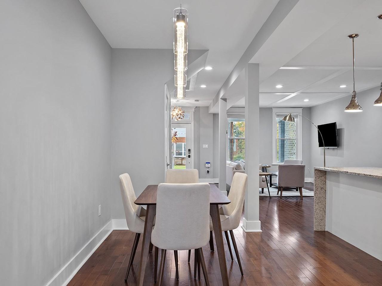 Sleekly renovated Brookland rowhouse 6 blocks from Red Line - Photo 7 of 29