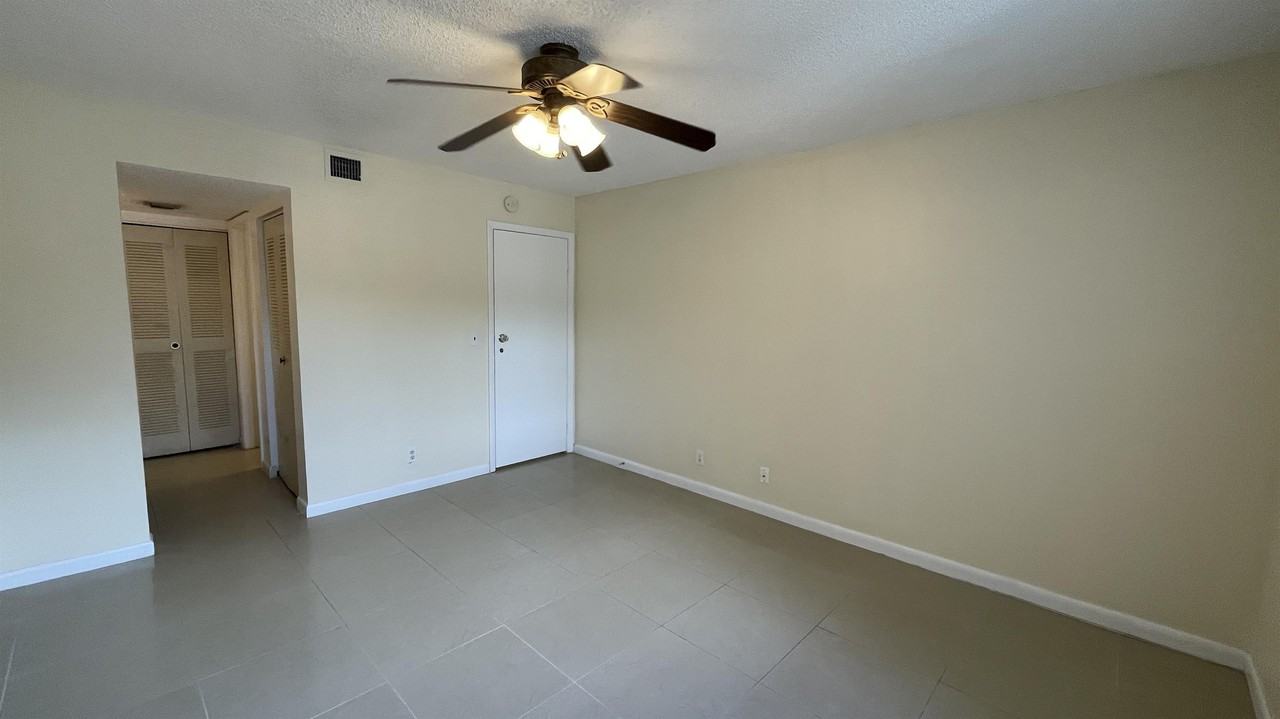 9833 Westview Dr #412 - Photo 6 of 21