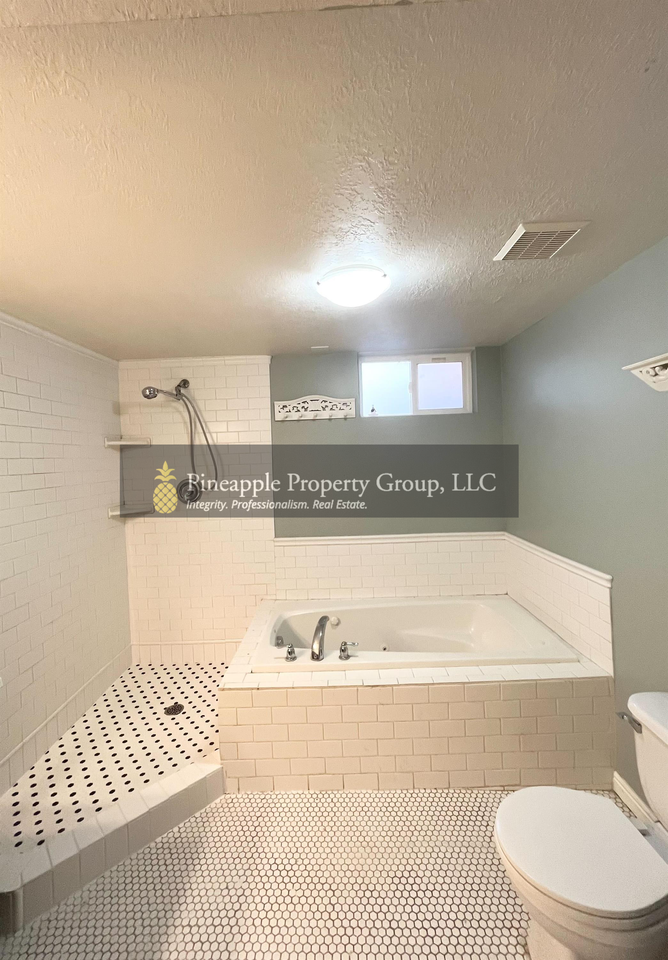 1765 E White Ave #1 - Photo 7 of 12