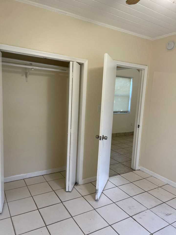 470 Ne 162nd St #472 - Photo 3 of 7