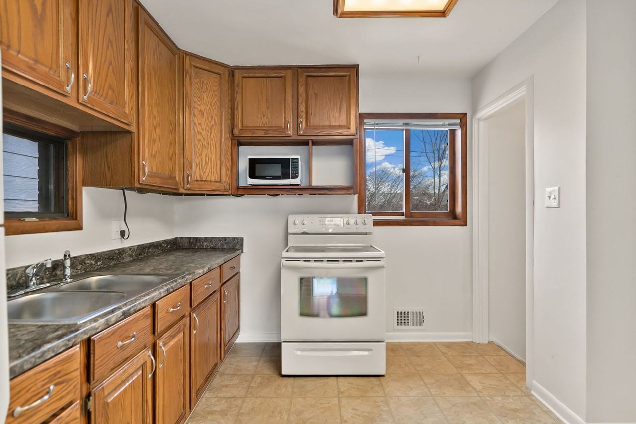 7048 Lipan St #1 - Photo 6 of 26