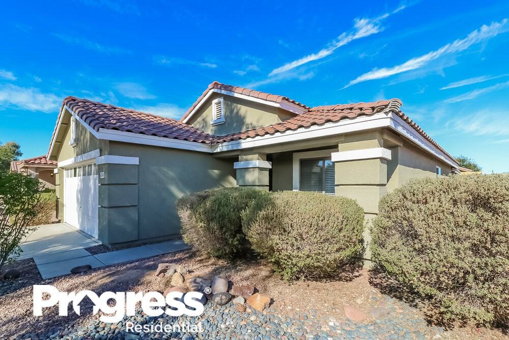 13842 W Tara Ln - Photo 3 of 16