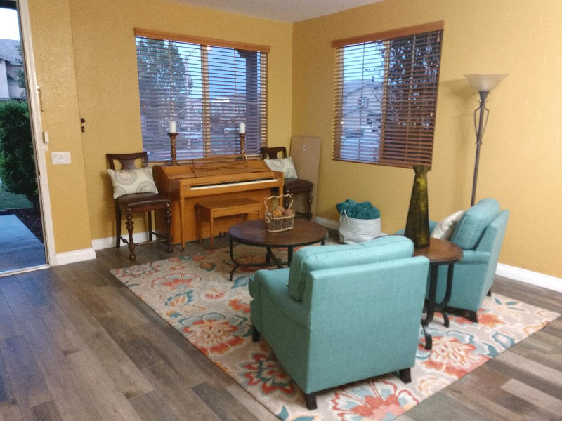 1287 Leaf St - Photo 3 of 20