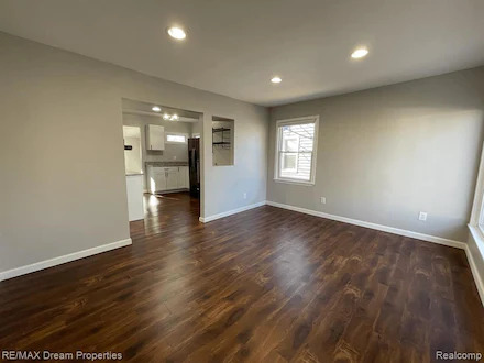 520 E Kalama Ave - Photo 3 of 16