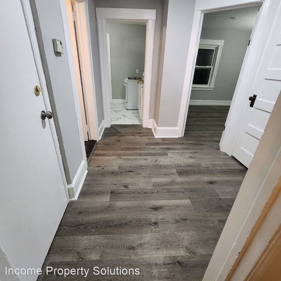 254 Netherwood Ave - Photo 2 of 6