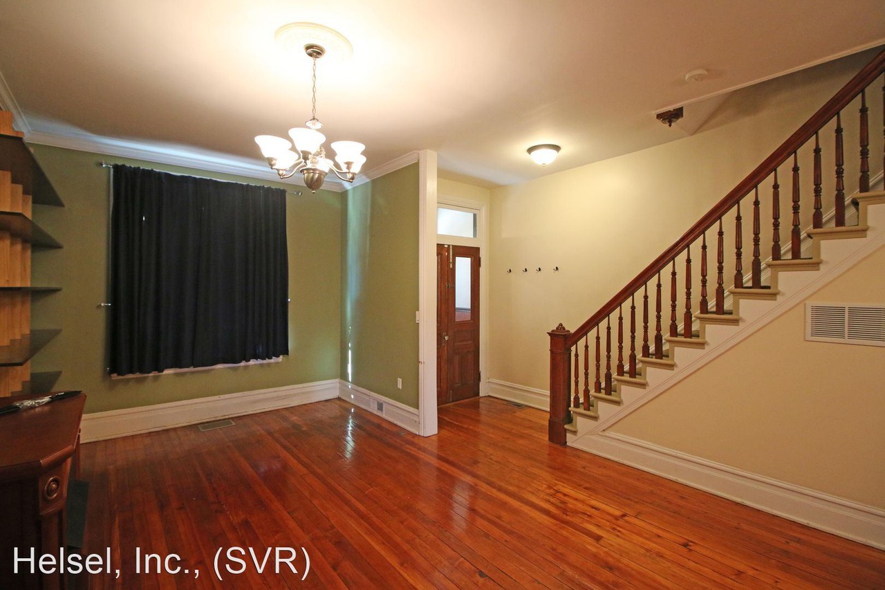 1717 Green St - Photo 2 of 34