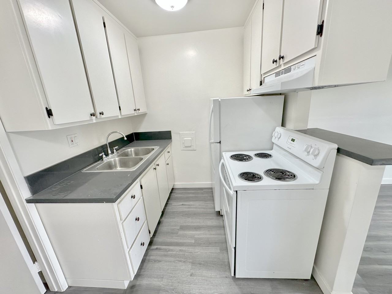 715 Machado Dr #1 - Photo 3 of 13