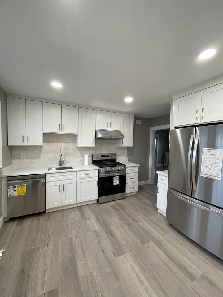 95 Norfolk St #2ndFL - Photo 2 of 14