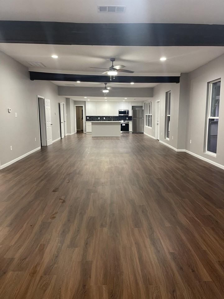 400 Graham Ave #1 - Photo 2 of 8