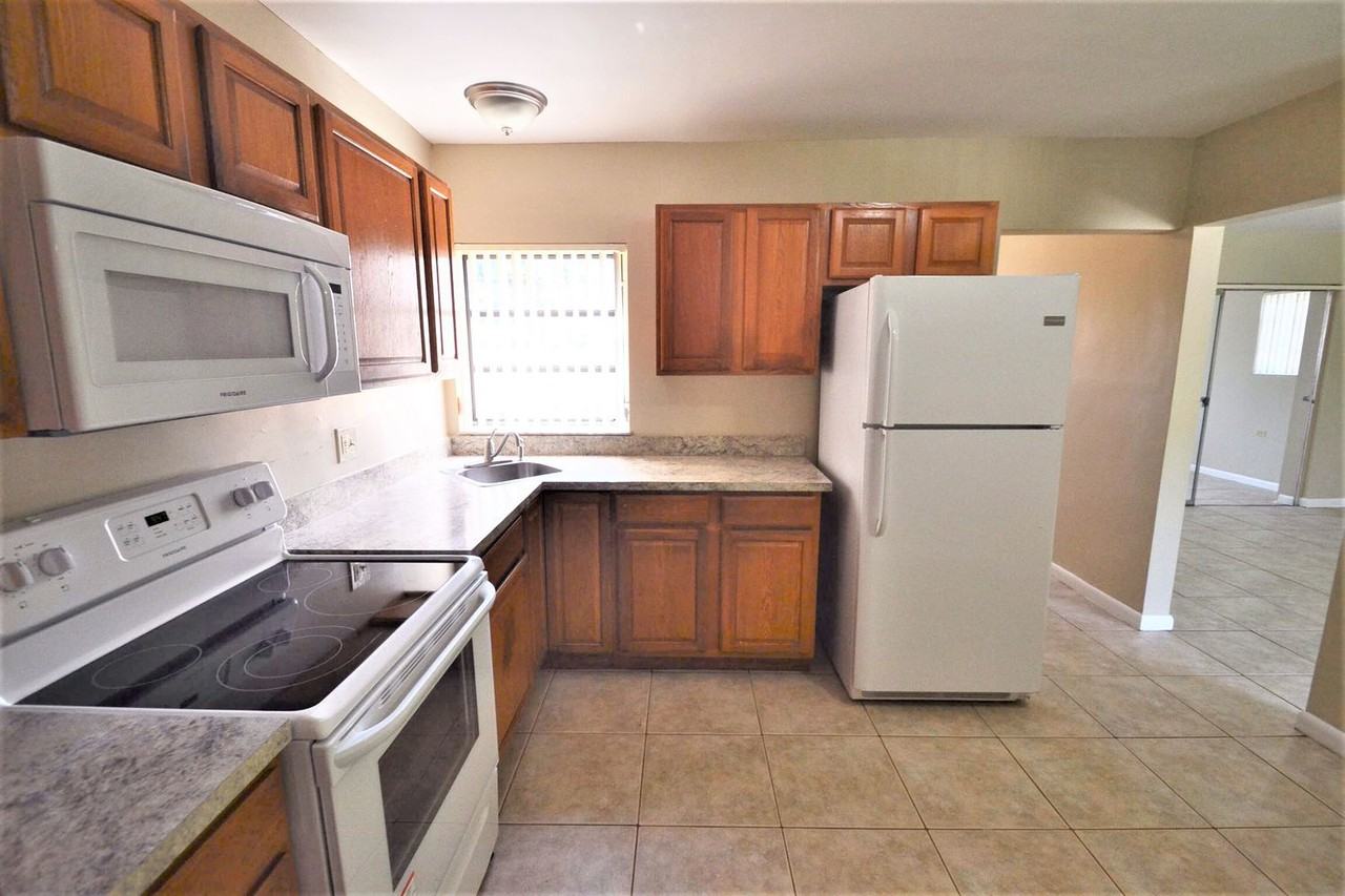 1130 Nw 184th Dr - Photo 3 of 15