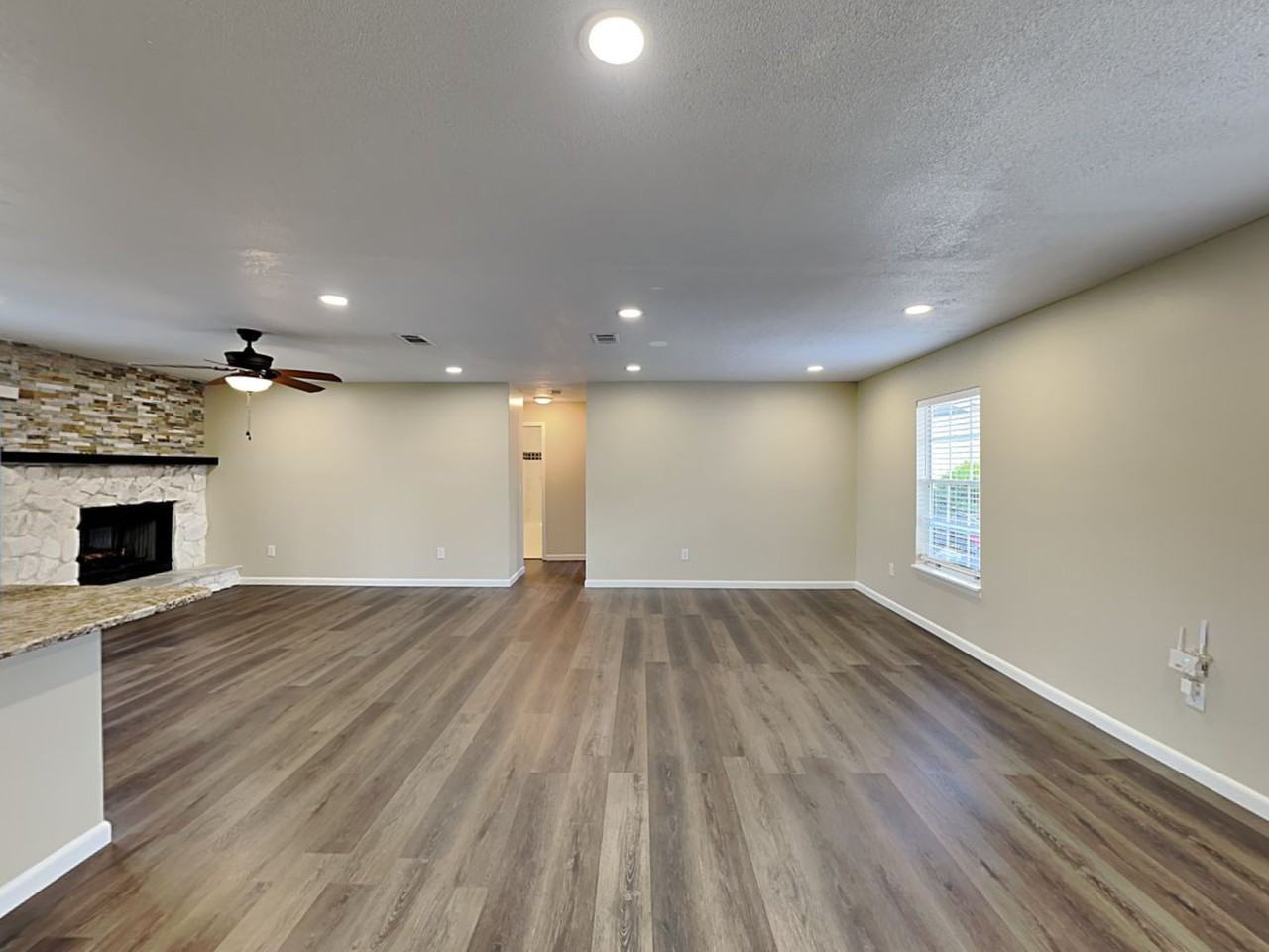 1125 Woodsmere Pkwy - Photo 3 of 18