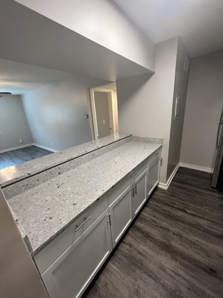 3135 Grand Ave #3137 - Photo 5 of 9