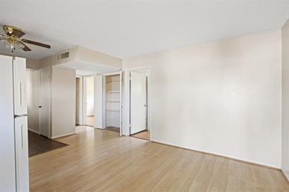 105 North Rock Island Street - Photo 3 of 20