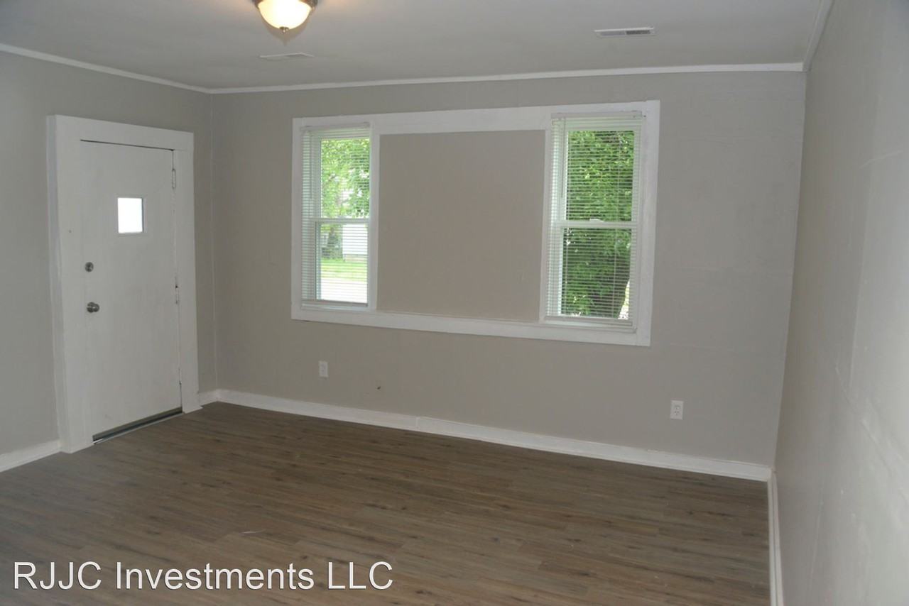210 East 6th Street - Photo 2 of 7