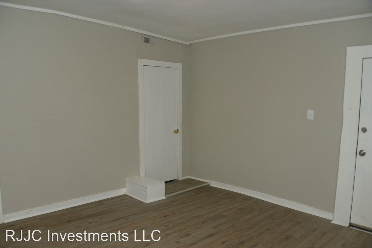 210 East 6th Street - Photo 3 of 7