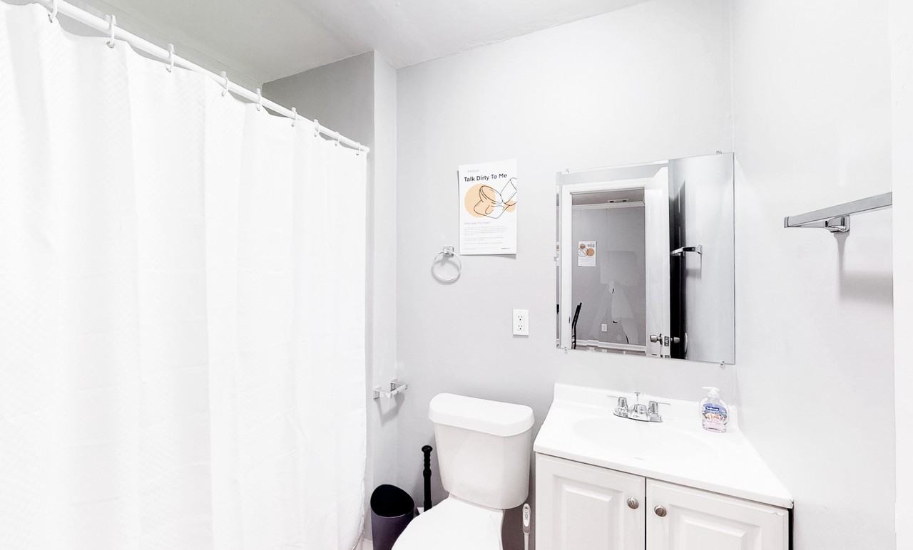 Linden Garden Dr - Photo 3 of 8