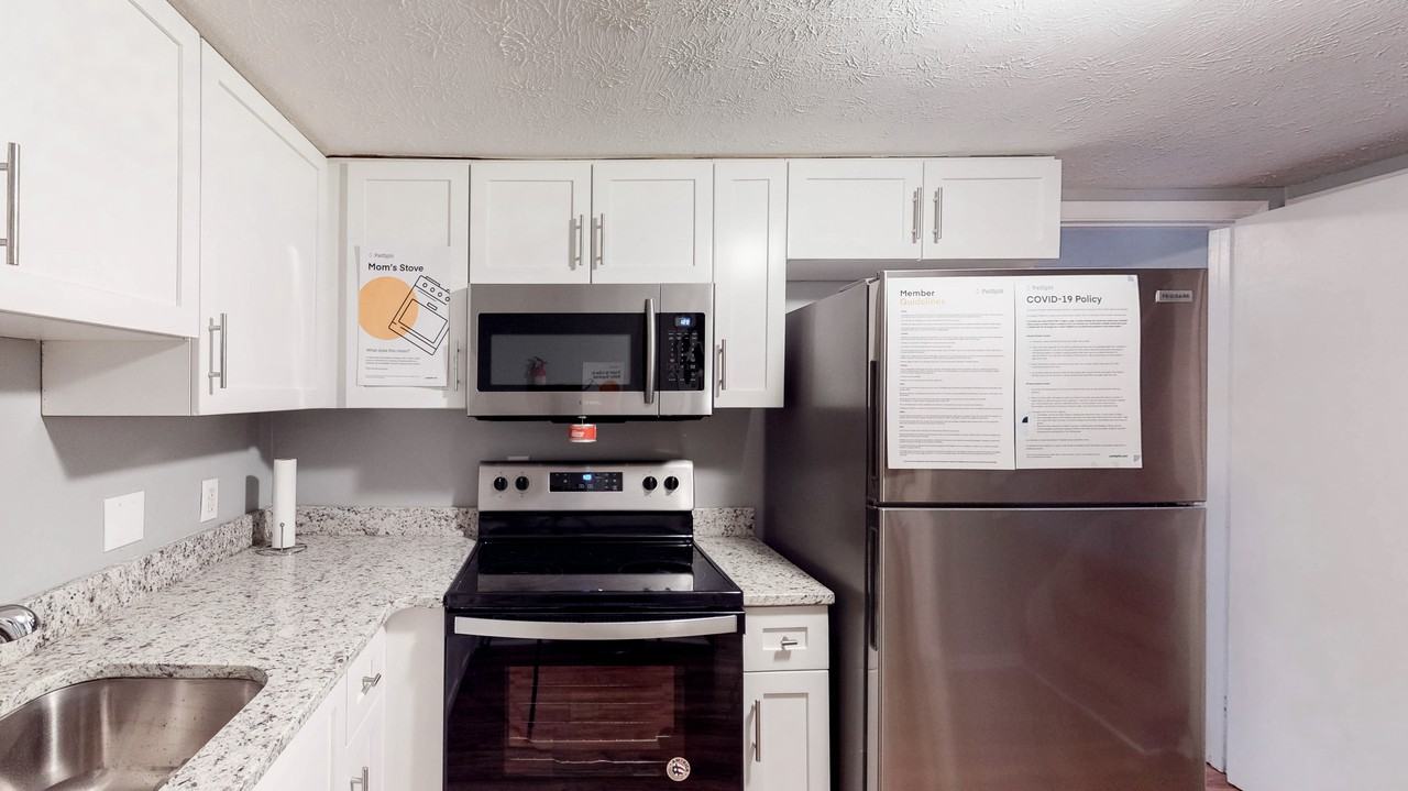 Linden Garden Dr - Photo 5 of 8