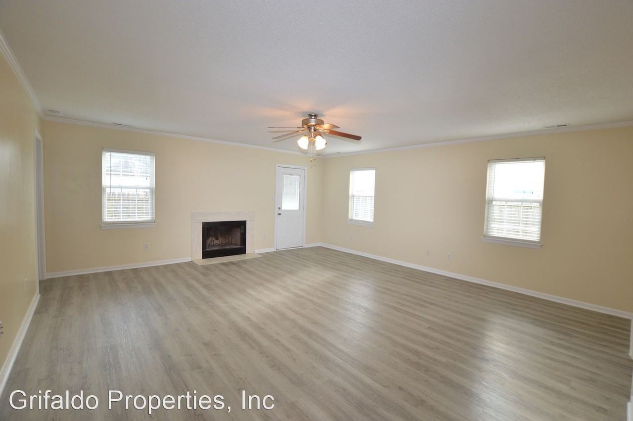 2048 Derby Run Rd - Photo 2 of 16