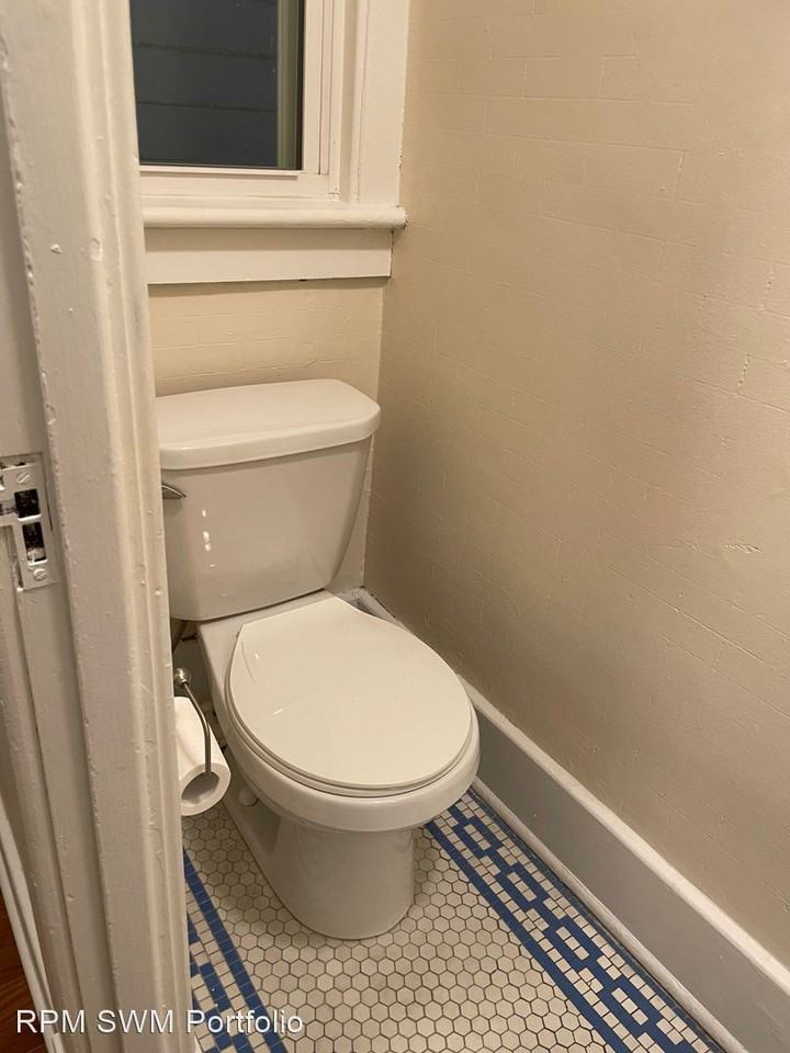 720 Broad St, - Photo 3 of 14