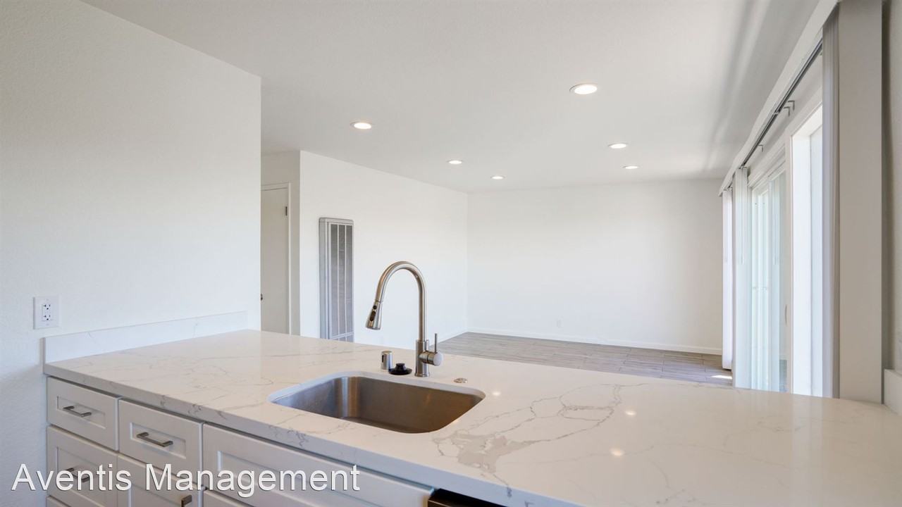 124 Farragut Ave - Photo 2 of 50
