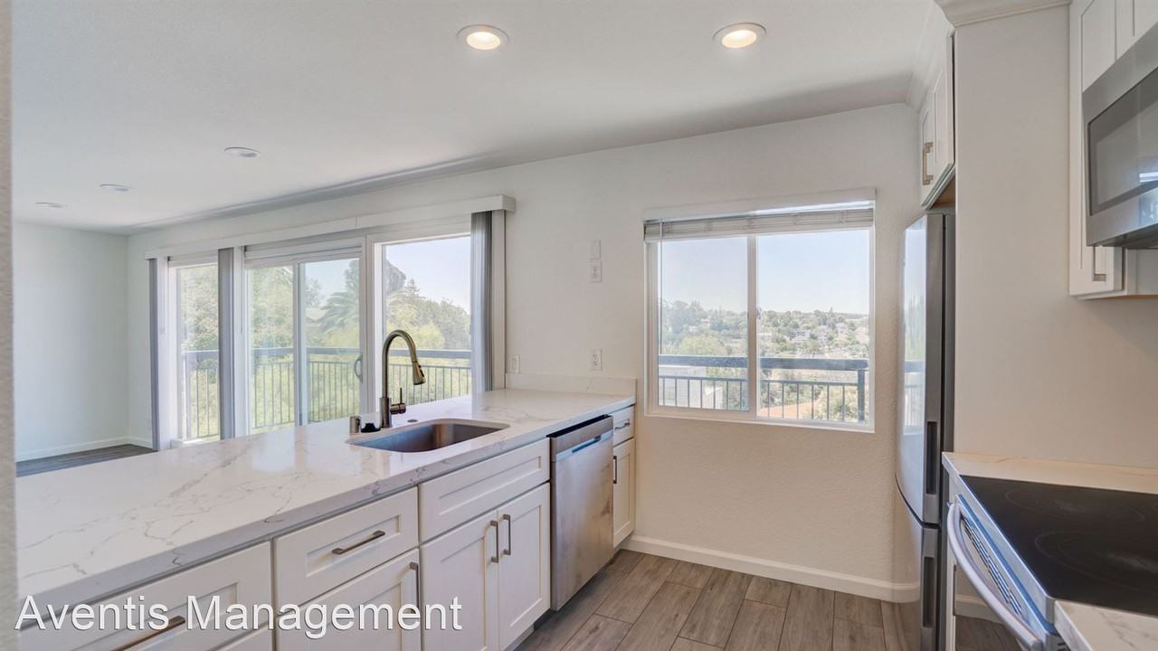 124 Farragut Ave - Photo 3 of 50