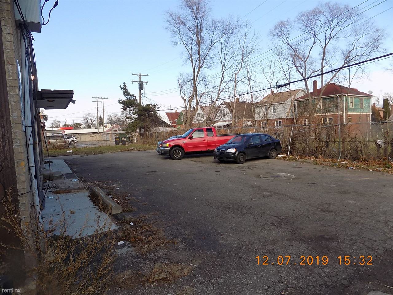 15080 Greenfield Rd - Photo 3 of 13