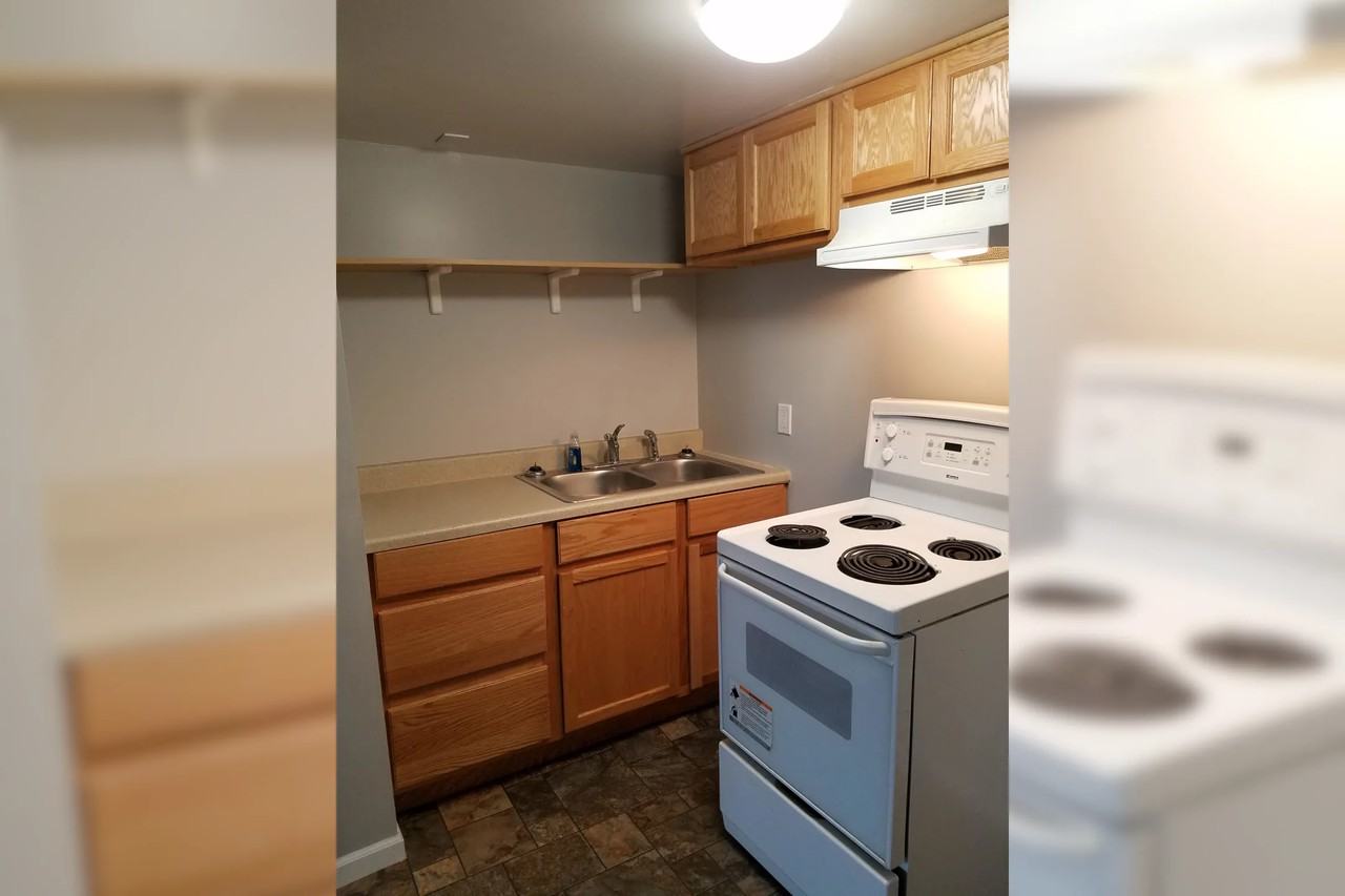 206 E Spruce St - Photo 2 of 8