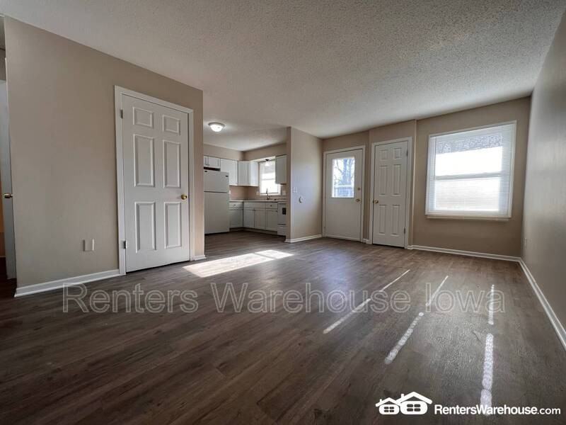 824 Hartford Ave - Photo 2 of 15