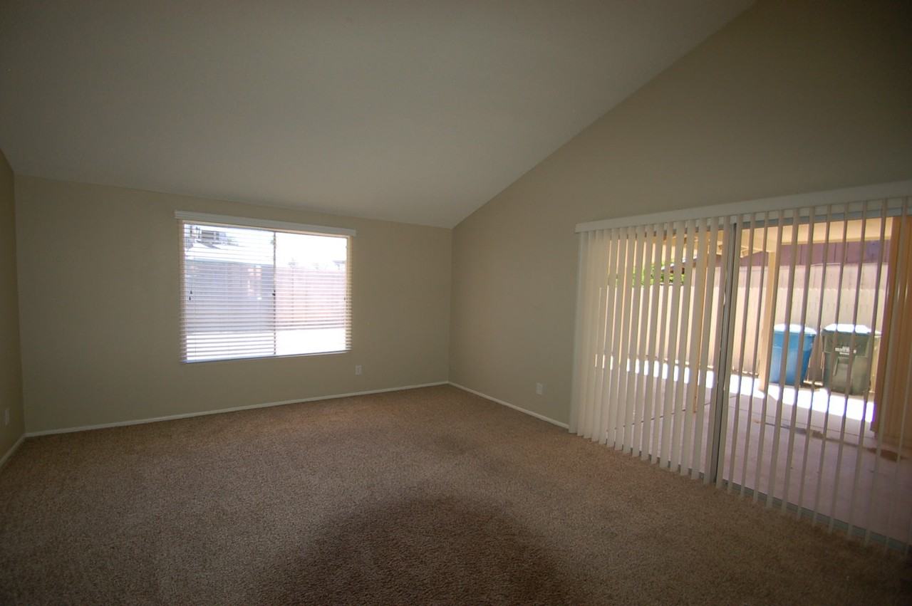 4139 W Vista Ave - Photo 3 of 6