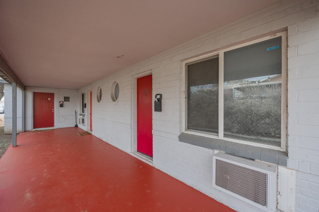 1505 E Harvard St - Photo 2 of 3