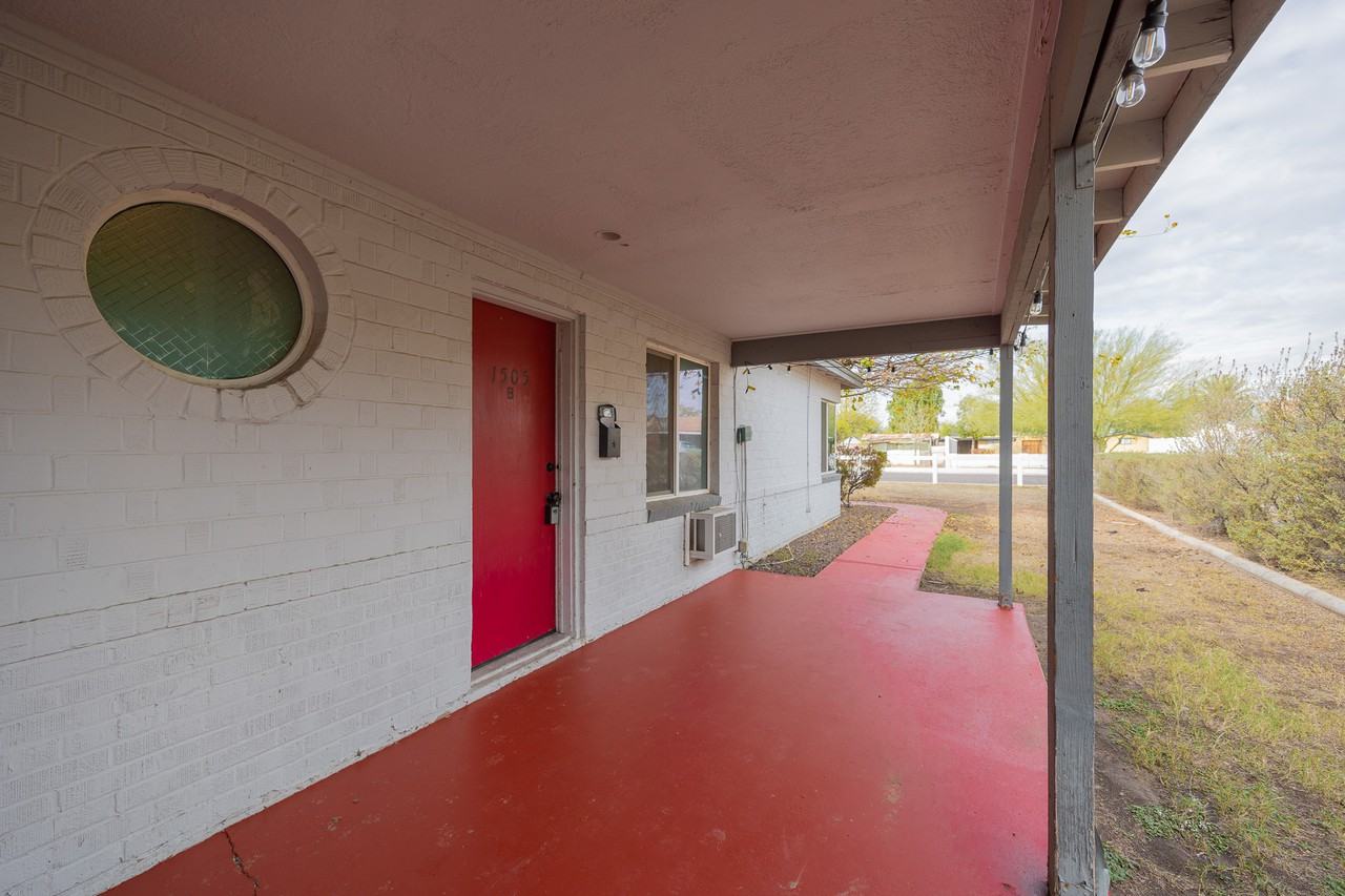 1505 E Harvard St - Photo 3 of 3