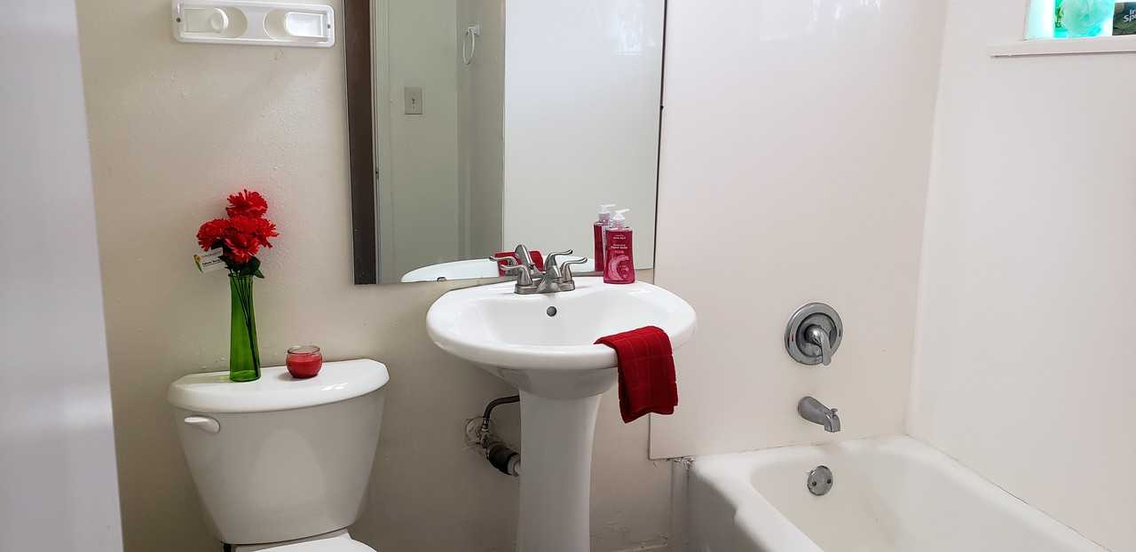 2535 W Highland Ave - Photo 4 of 8