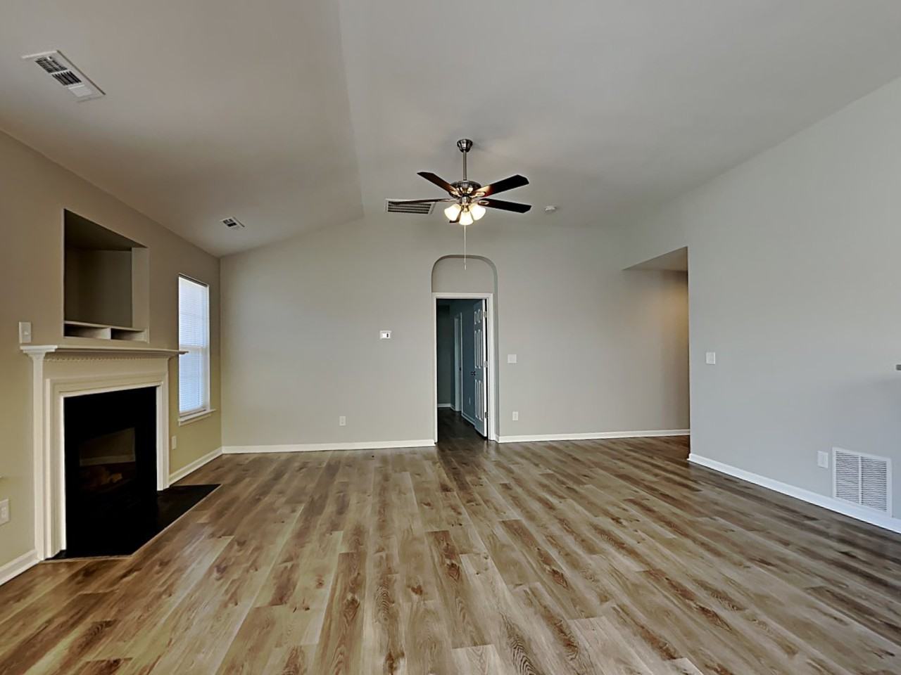 4406 Wolf Run Dr - Photo 2 of 21