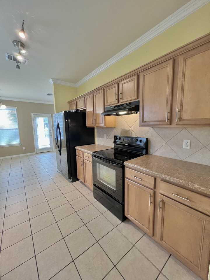 2204 Griffin Dr - Photo 5 of 22